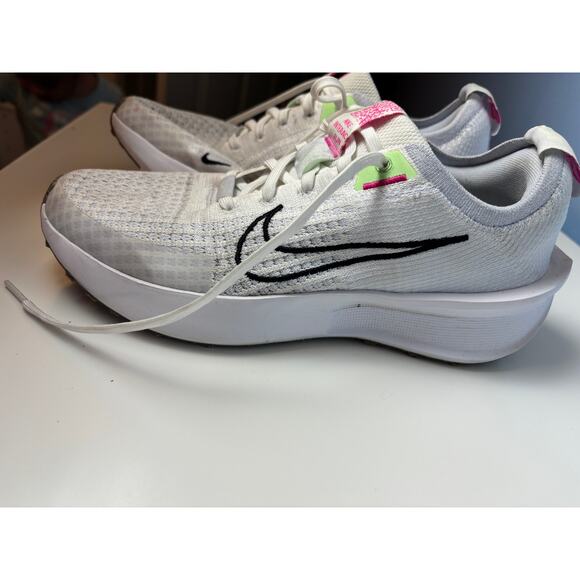 Nike Interact Run White Black Green Womens Size 9 - $140 - Picture 4 of 8